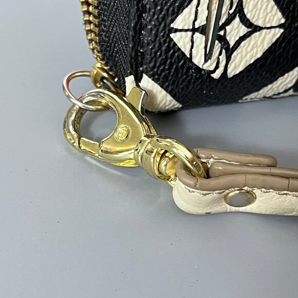 Fossil Wristlet Black & White Pattern Zip Around - Picture 7 of 15